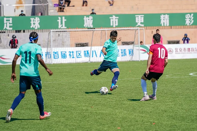 北京市首届社区杯八人制足球赛收官，东城战队载誉而归！