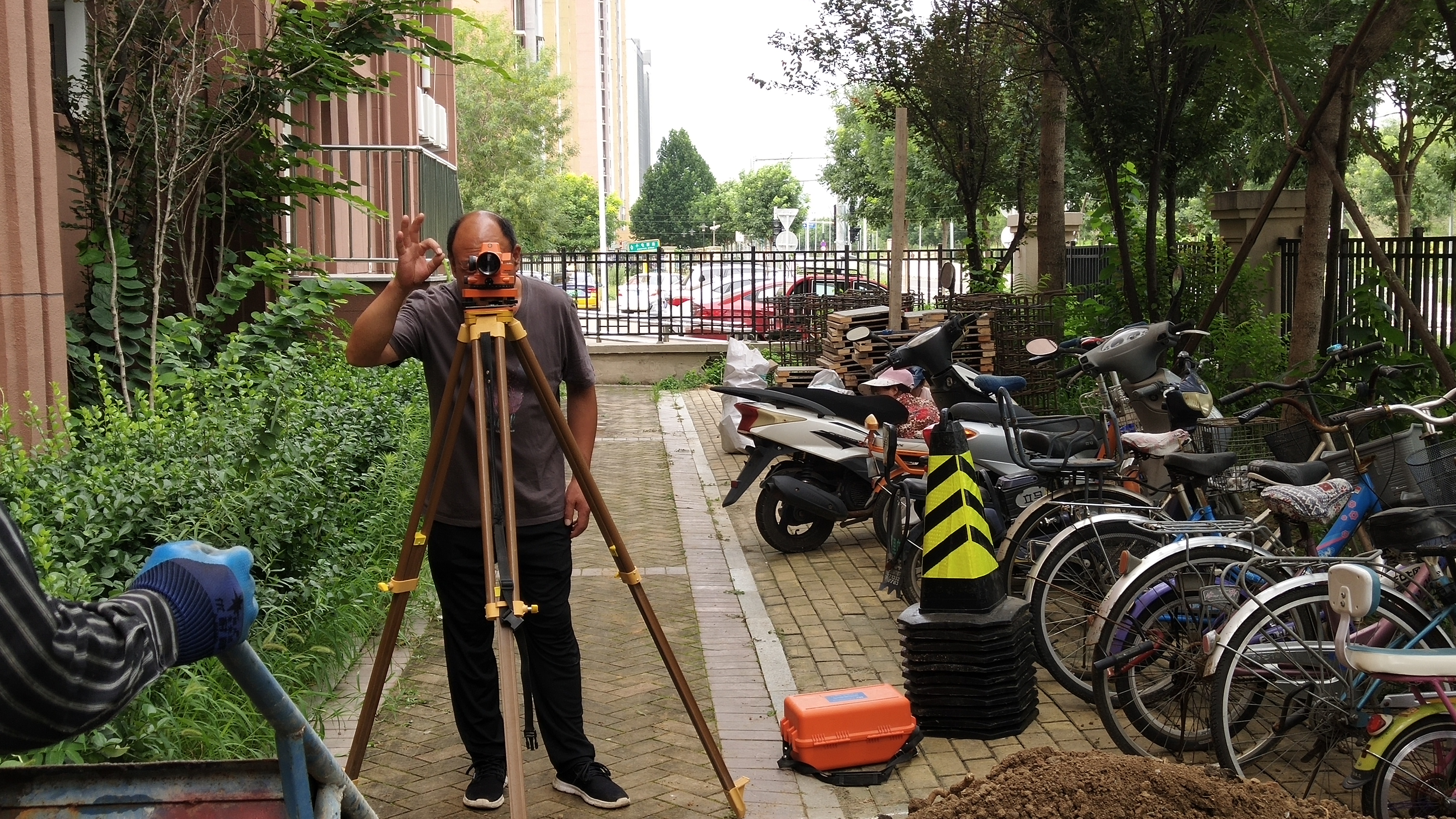 服务群众解难题 平谷区马坊镇安装电动车充电桩