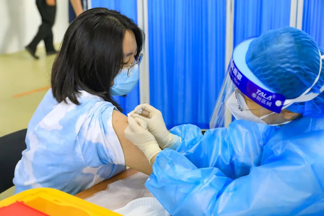 马坡镇同步推进“核酸检测+疫苗接种”！