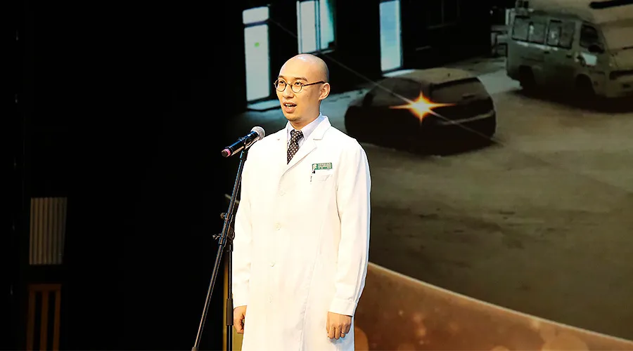 “白衣战士”共庆中国医师节，东城表彰91名优秀医师