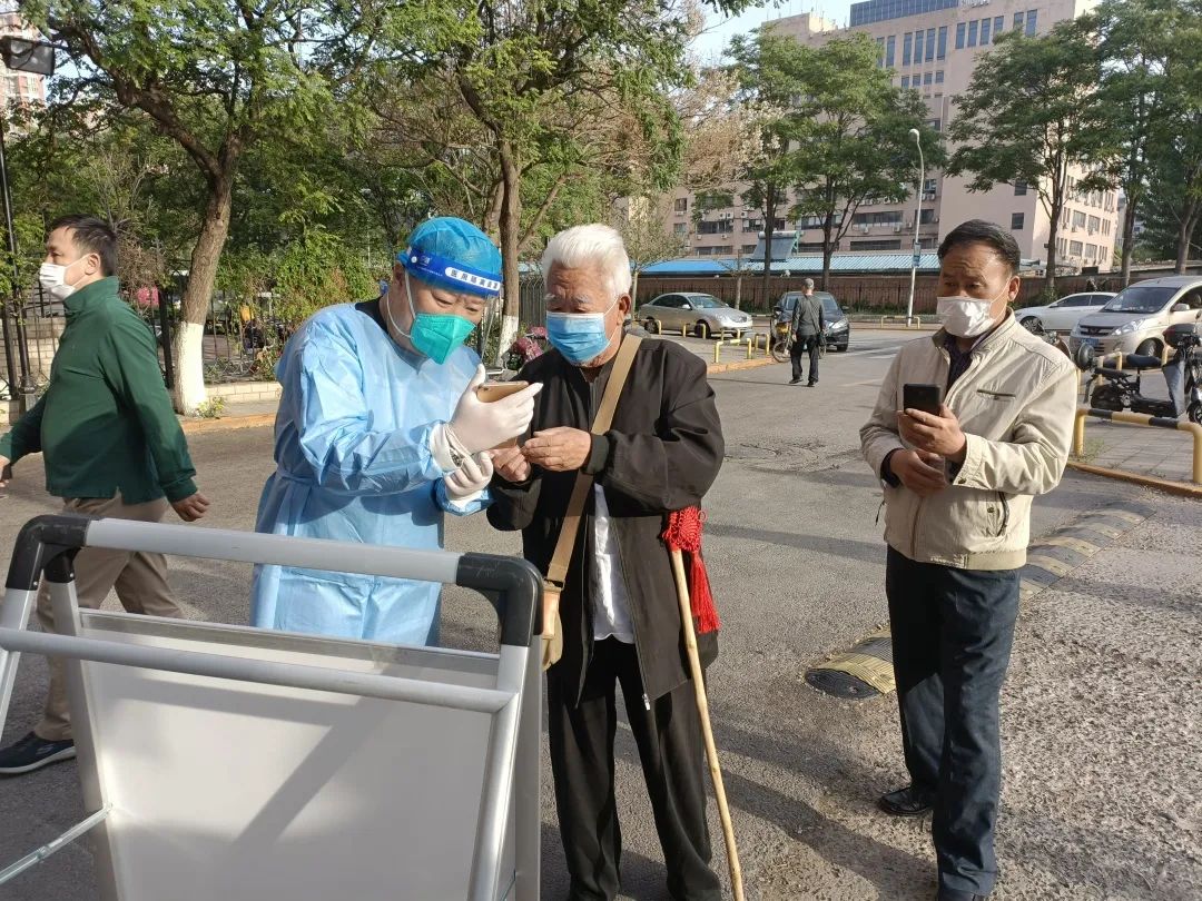 并肩携手勇担当，战疫有我检察蓝