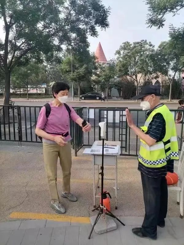 继续加油吧，闪光的少年！我们默默为你们守护......