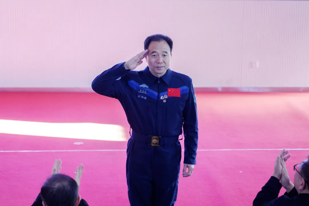 众星云集 群贤毕至！“带动三亿人参与冰雪运动”示范活动在冬奥社区举行