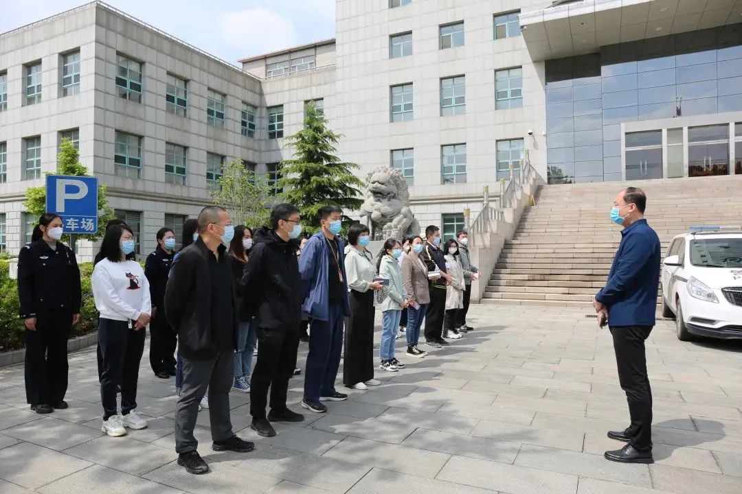 北京法院党员干警积极参与疫情防控