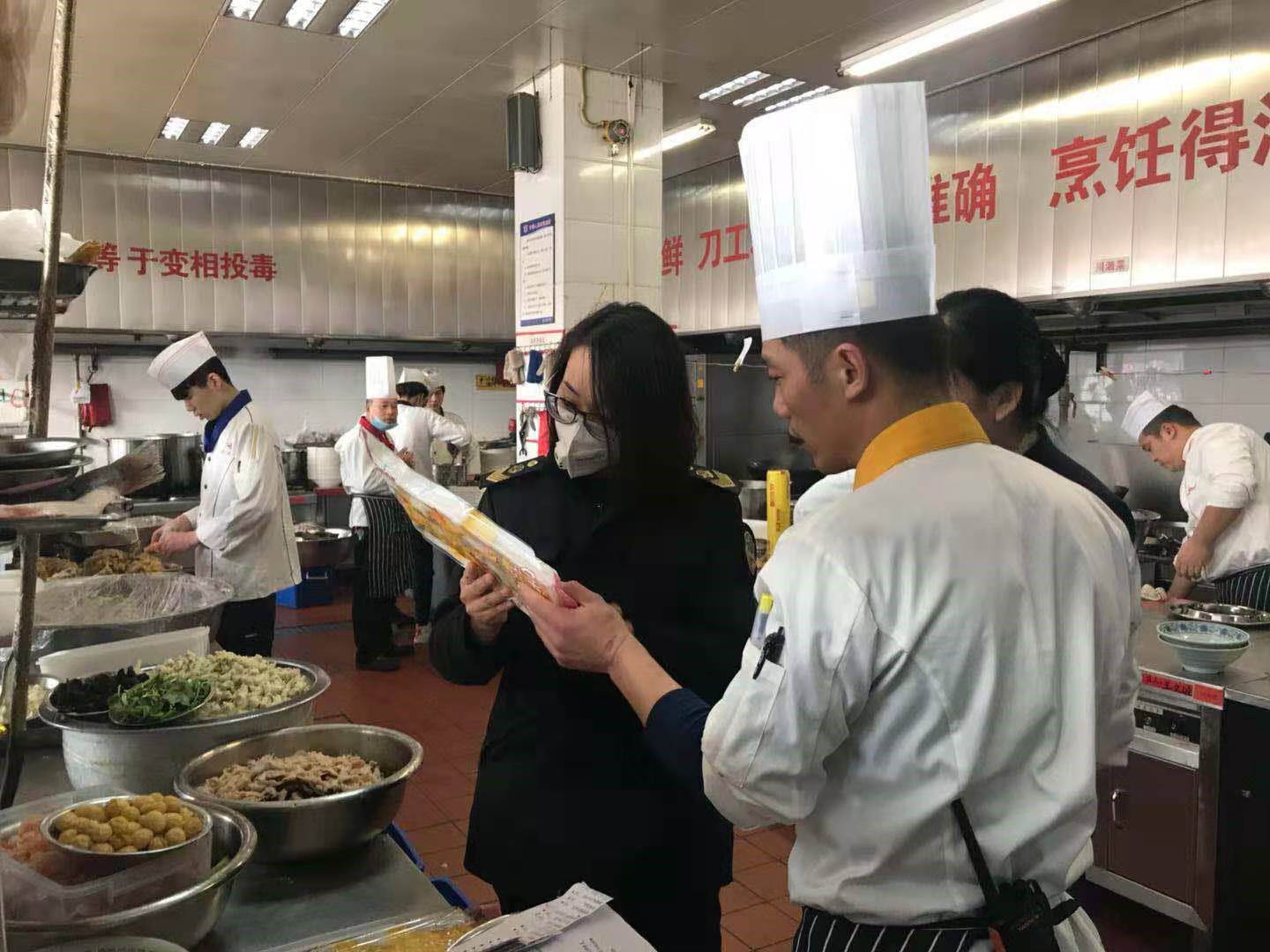 密云区市场监管局守护“年夜饭”食品安全