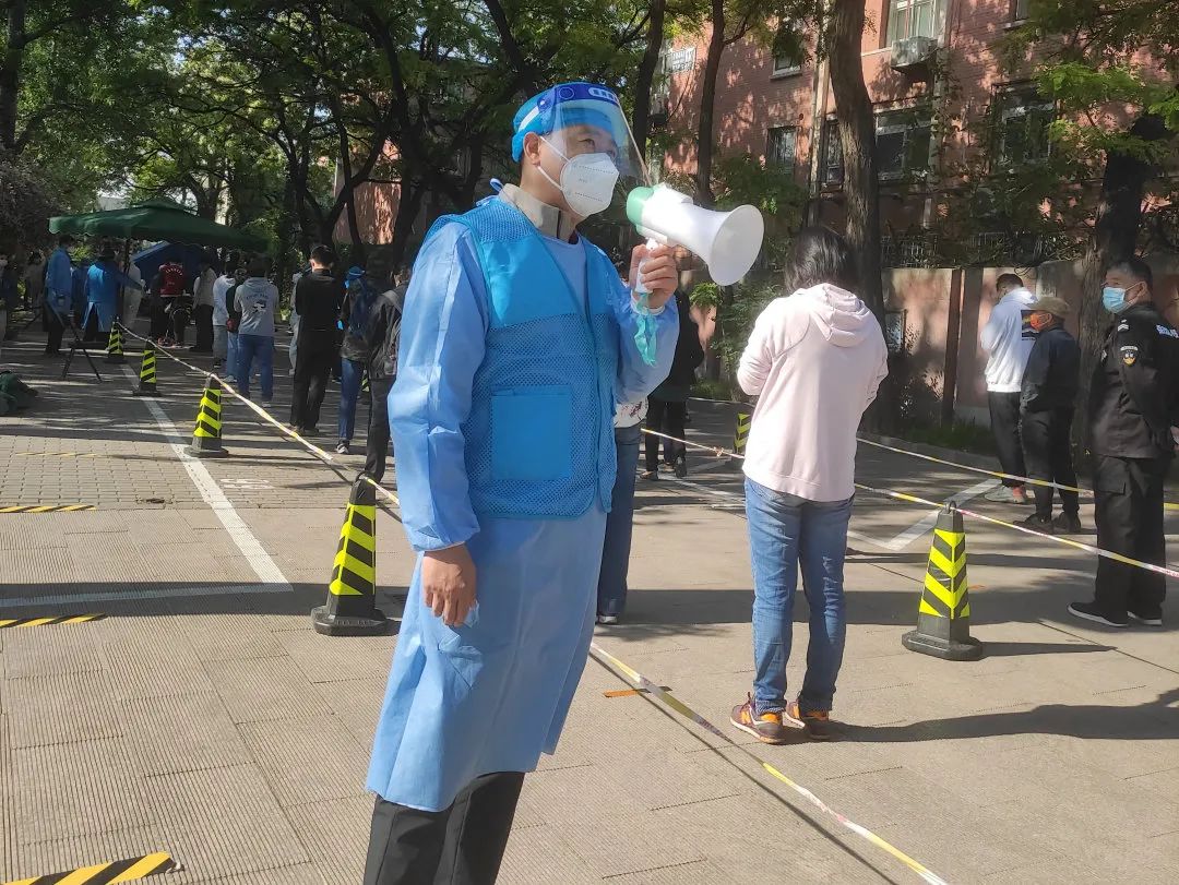 并肩携手勇担当，战疫有我检察蓝