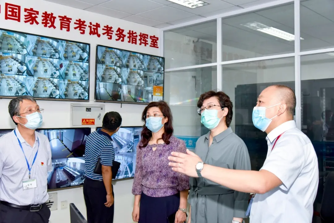 东城区领导检查2020年中考考点准备工作