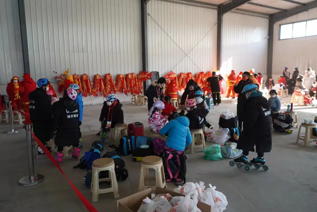 看~石景山之光！火炬传递他们全程保驾护航......