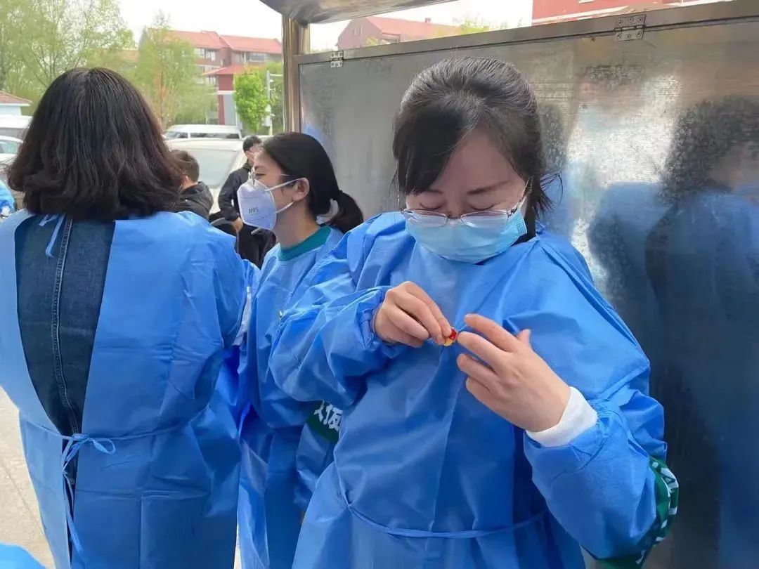 北京法院党员干警积极参与疫情防控