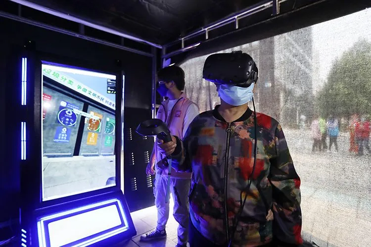垃圾分类新规首日探访：VR体验、快递上门……东城新招多