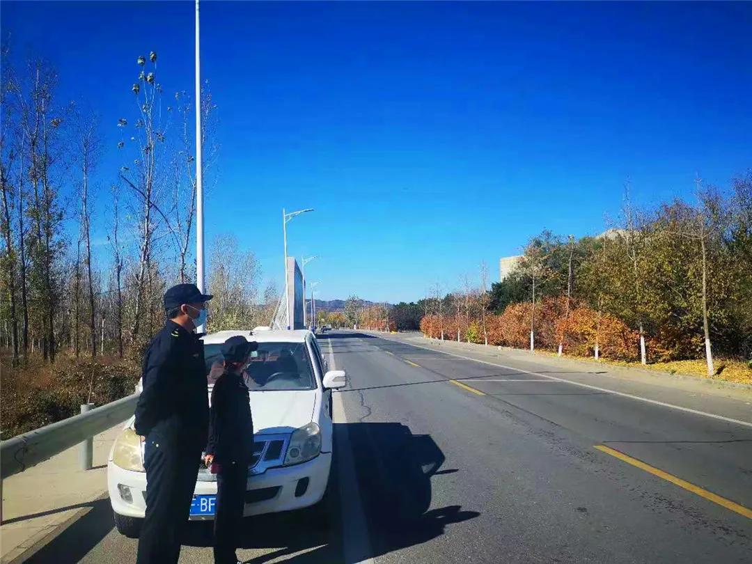 密云城管：积极应对空气重污染 严格排查工地扬尘隐患