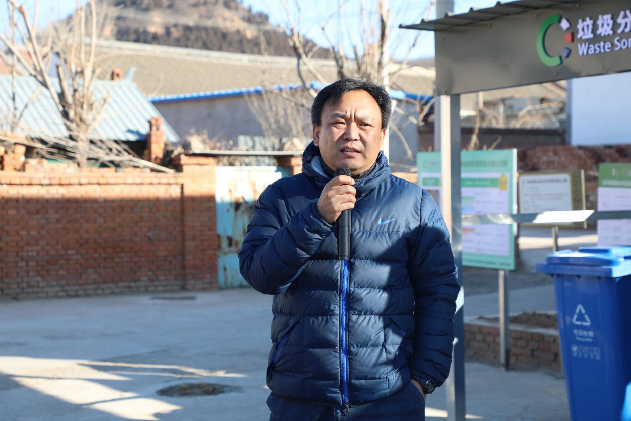 密云区太师屯镇组织开展人居环境、垃圾分类、公厕卫生参观交流活动