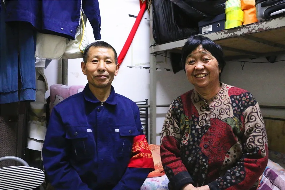 “疫”线讲述：8平米小屋为“家”，百余天守候夜归人