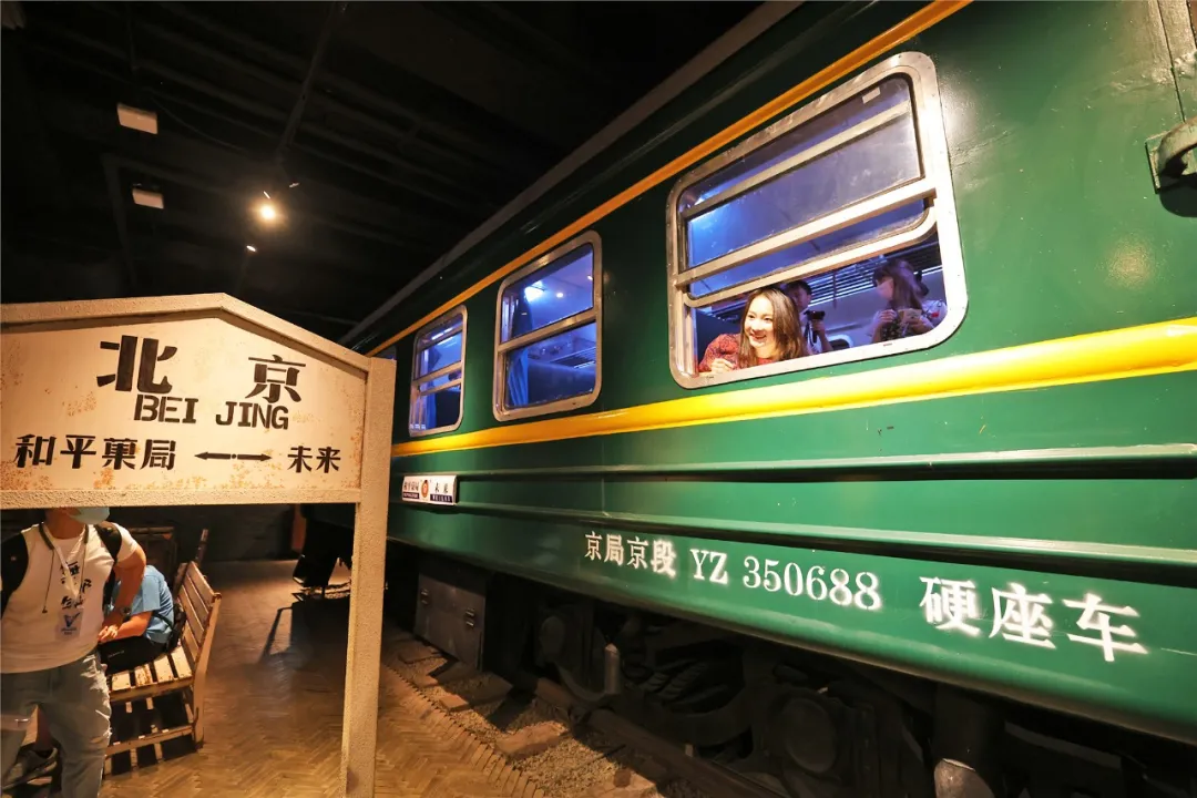 百名丝路大V走进王府井和平菓局感受北京变化，见证百年辉煌