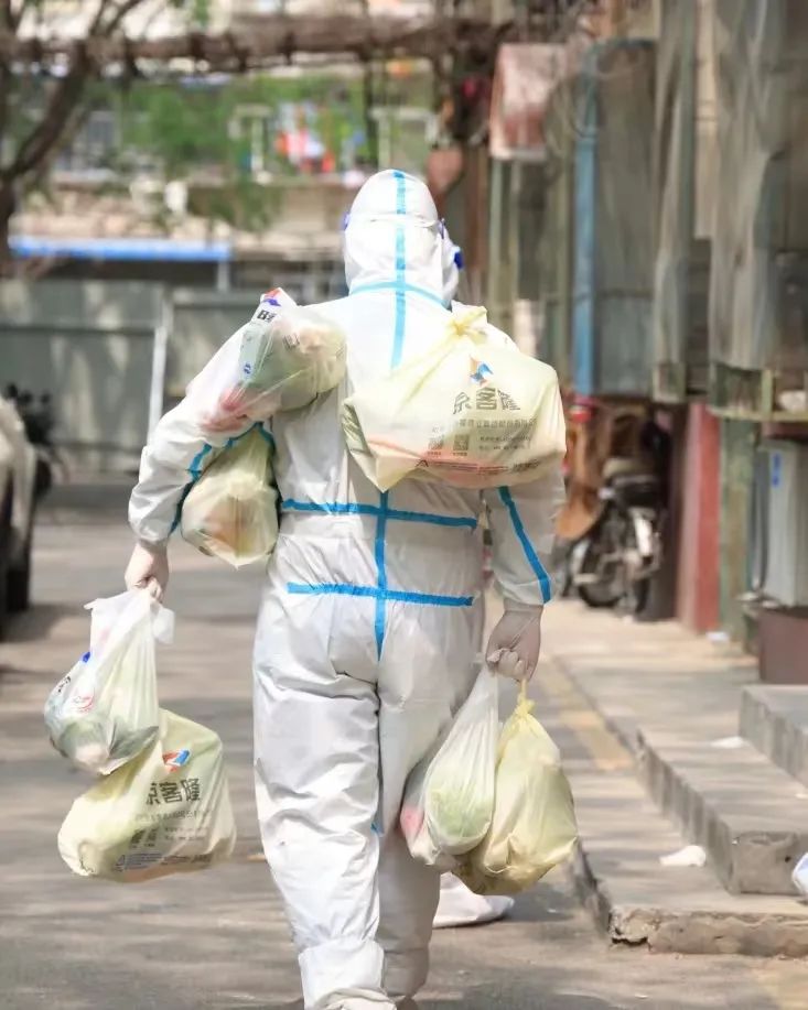 严防死守，以快制快，同心抗疫，他们分秒必争！