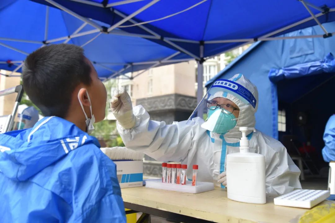 “呼啦圈”变“两米线”隔出最美距离