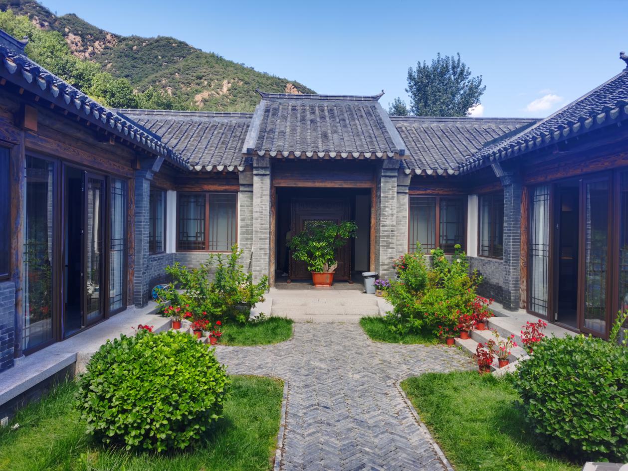 看山花、赏美景、住民宿，吃喝玩乐游太师屯