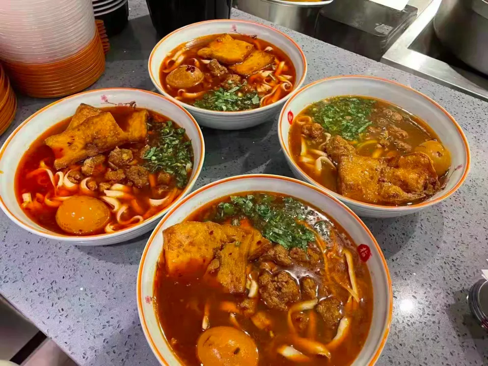 一碗热汤面 雪中丰台更“暖”，感谢敬业的环卫人