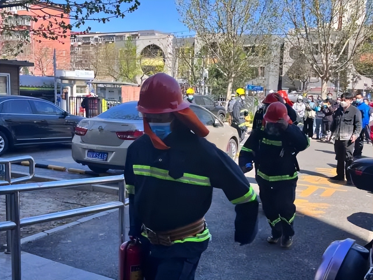 防患未然！金顶街街道开展“初战四联”消防实战演练