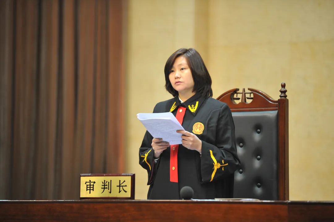 她驳回老人的诉讼请求，老人却感叹“在北京遇到了好法官”……