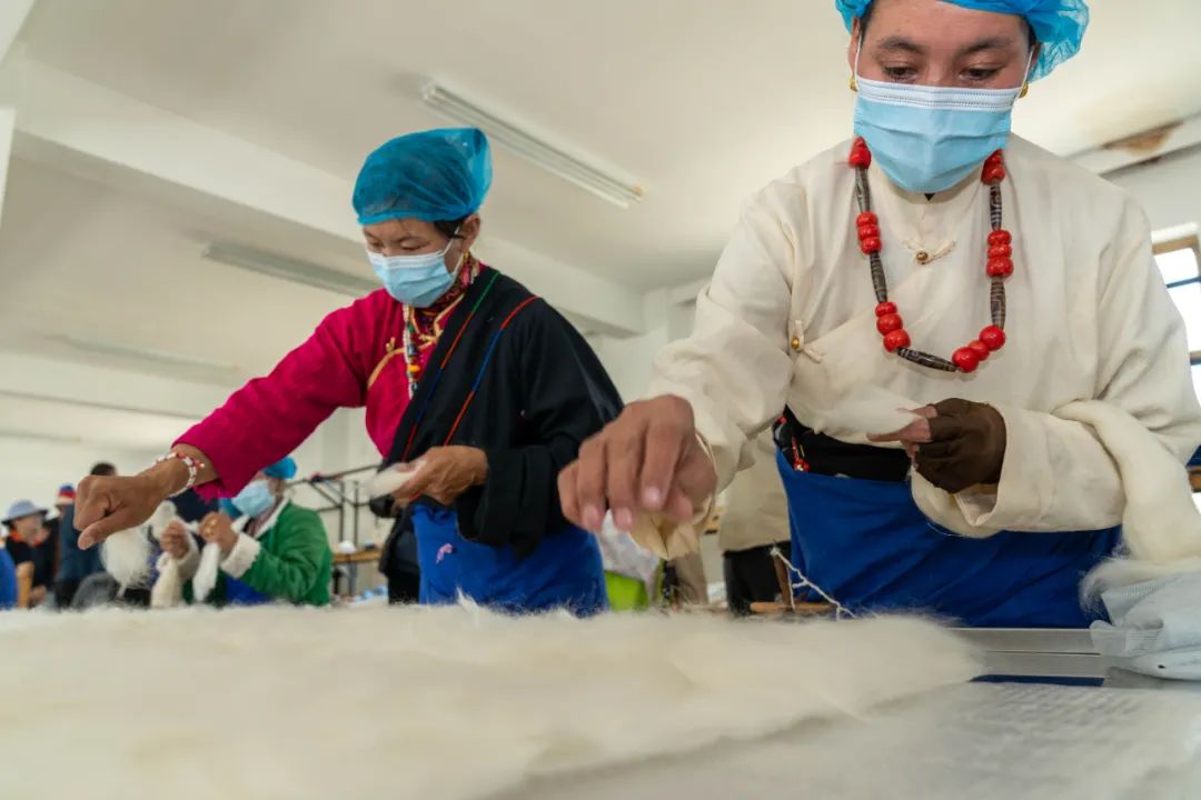 金晖率东城区党政代表团赴拉萨市当雄县调研扶贫协作工作