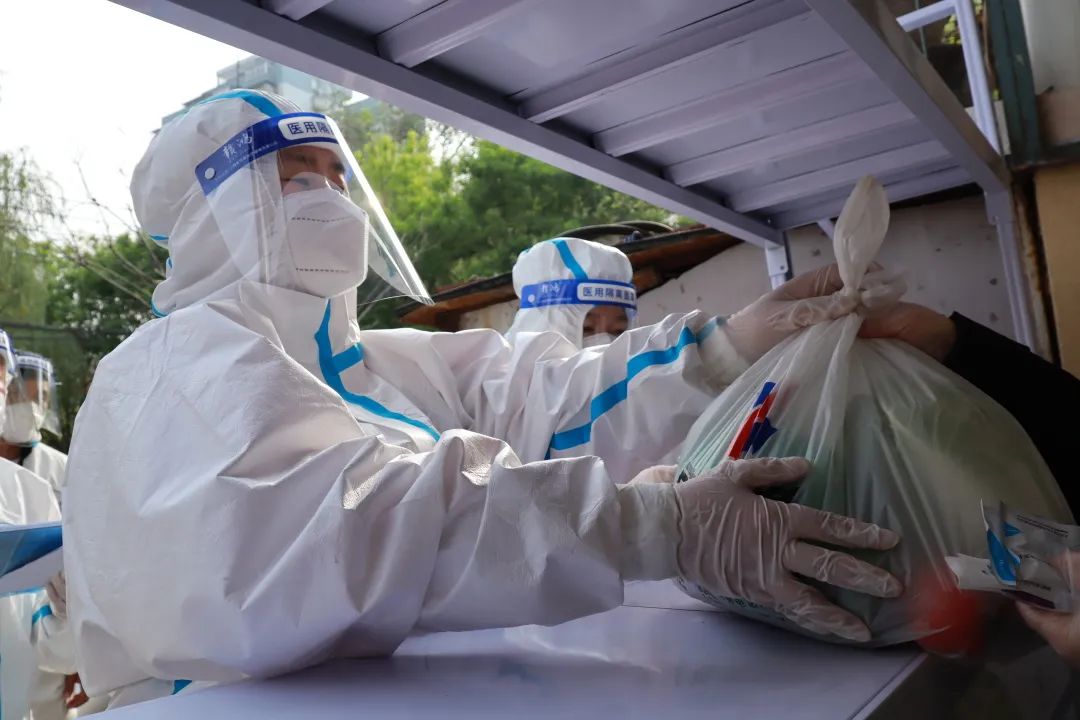 严防死守，以快制快，同心抗疫，他们分秒必争！