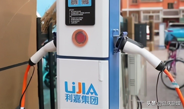 安装充电桩、施划新车位…延庆香苑小区破解老小区里的“新难题”！