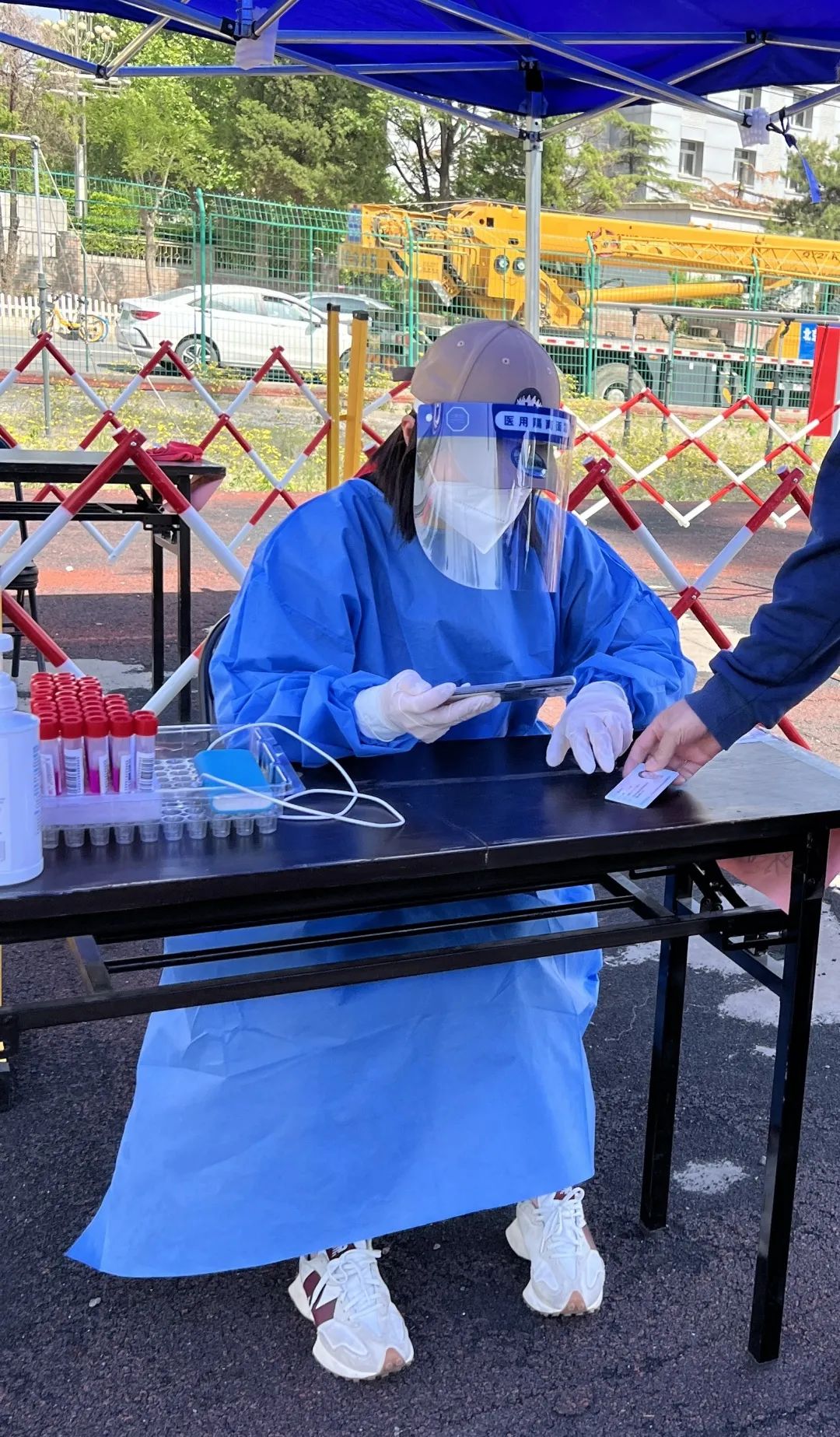 用爱书写浪漫坚守