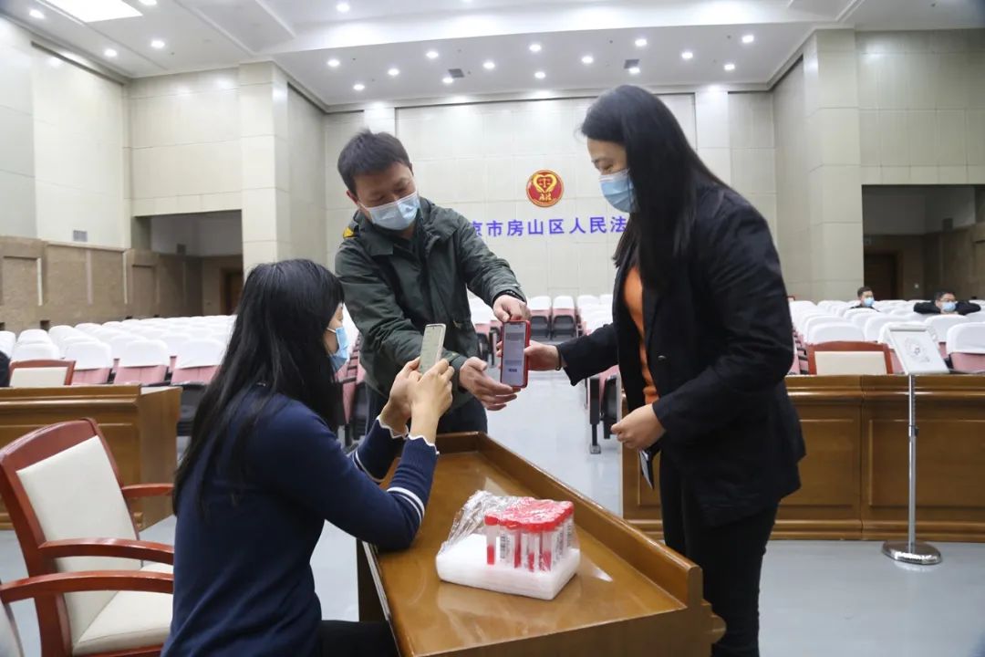 “昨天你们守护祖国河山，今天换我们守护你们！”