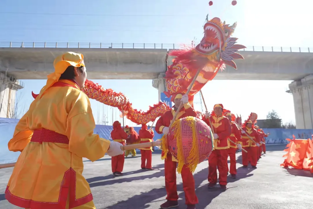 看~石景山之光！火炬传递他们全程保驾护航......