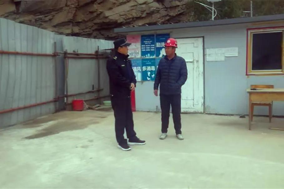 密云城管：积极应对空气重污染 严格排查工地扬尘隐患