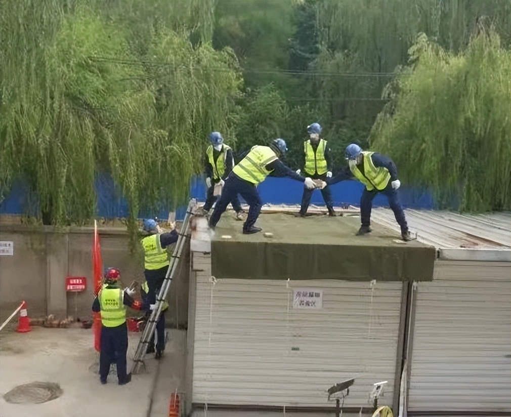 打好防汛主动仗，筑牢防疫安全岗