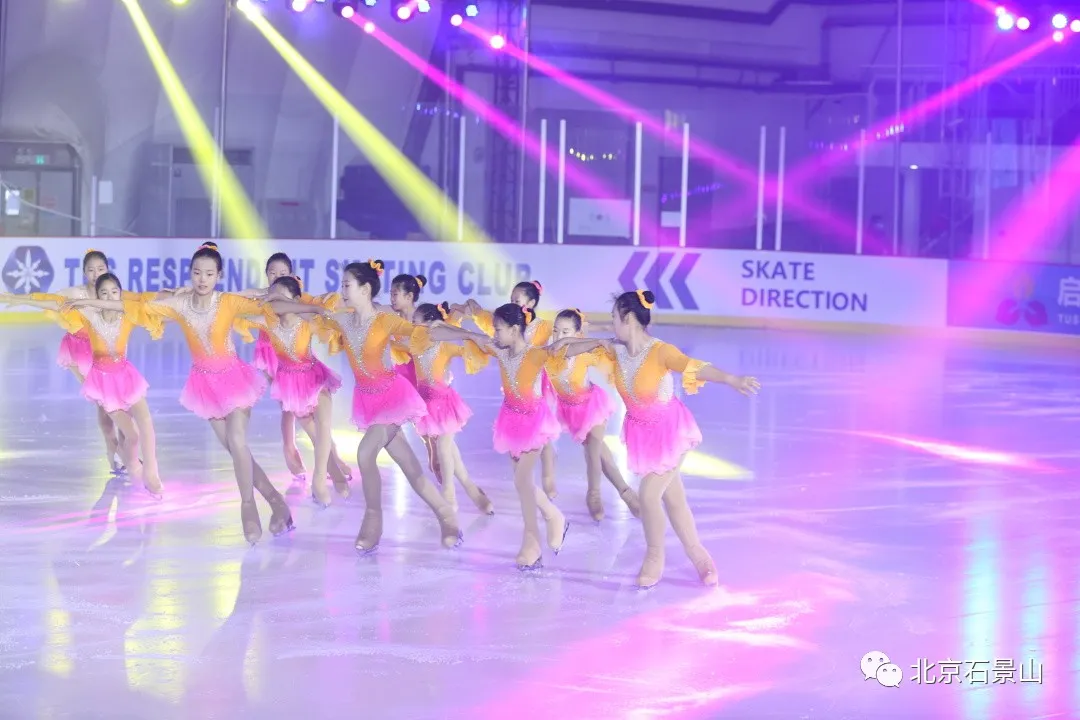 迎冬奥倒计时60天！感受冰上视觉盛宴! 石景山群众“为中国冰雪加油”！