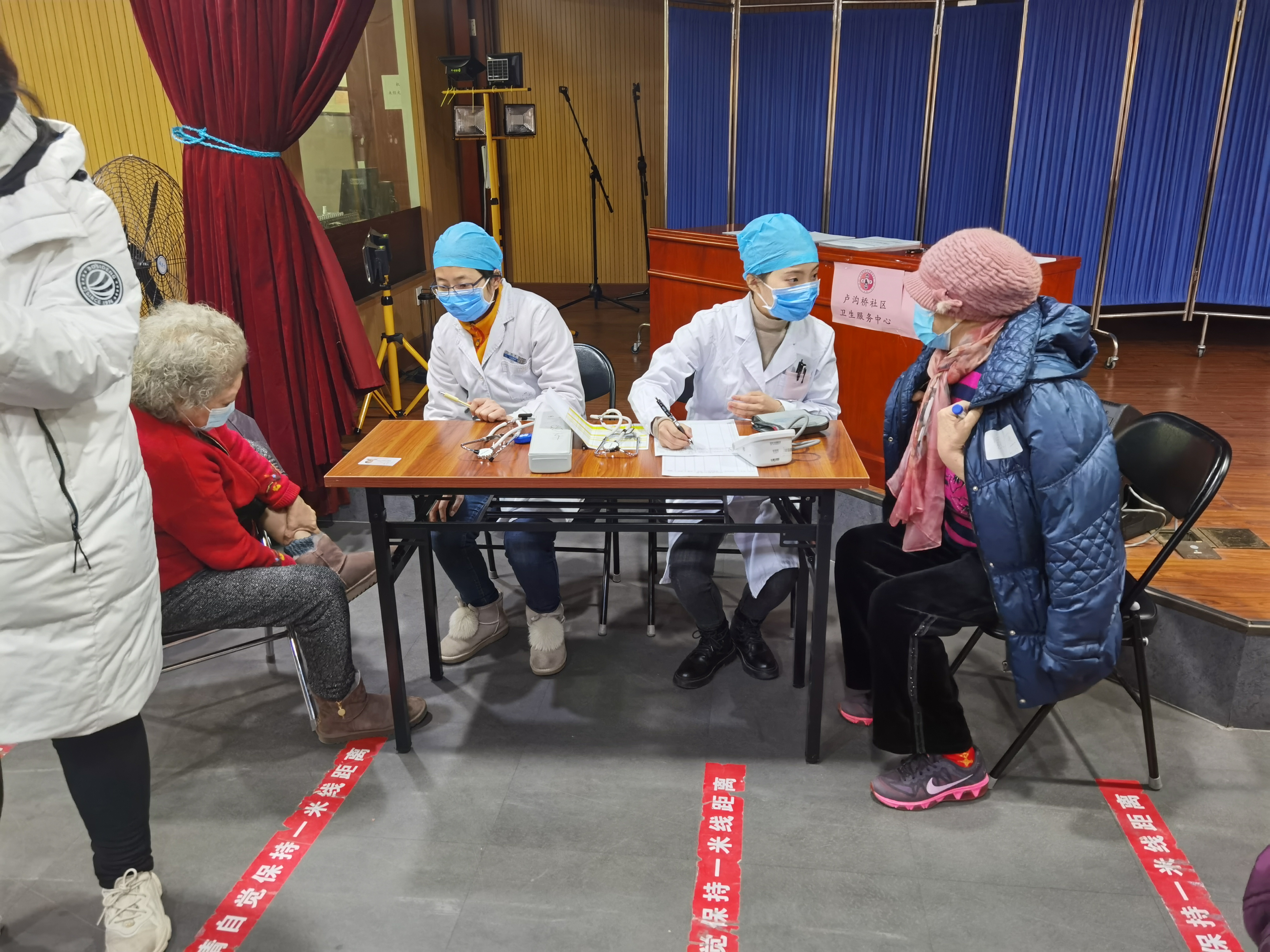 免费体检 送医上门 老年人疫苗接种服务再升级