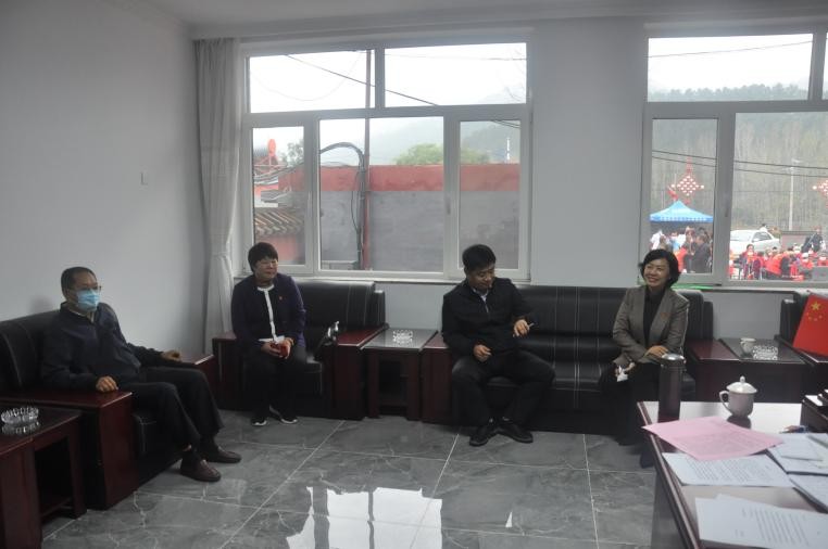 “孝满京城 德润人心”送温暖活动走进密云区新城子镇崔家峪村