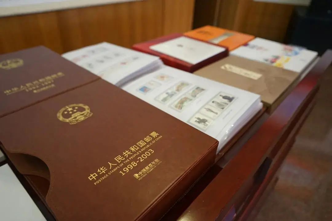 巧用“方寸邮票”学习党史知识