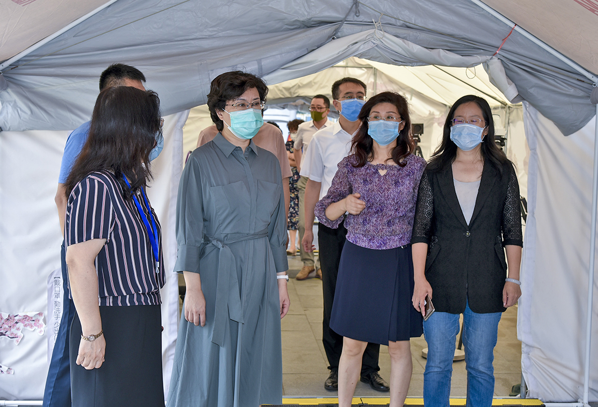 东城区领导检查2020年中考考点准备工作