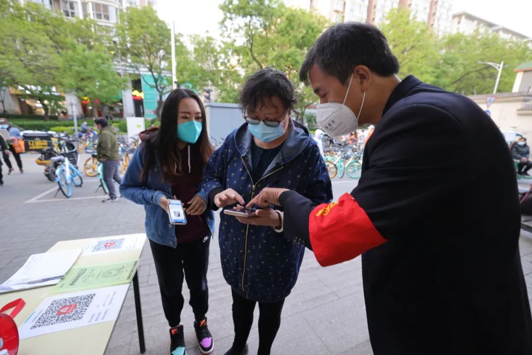 “开门了我们就踏实了！”东城这四家商超全面消杀后重新开业！