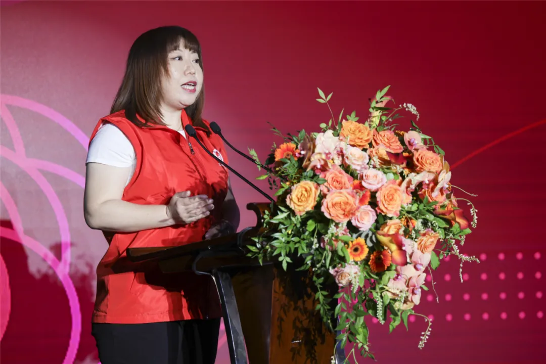 “完美守护包”致敬抗疫“她”力量