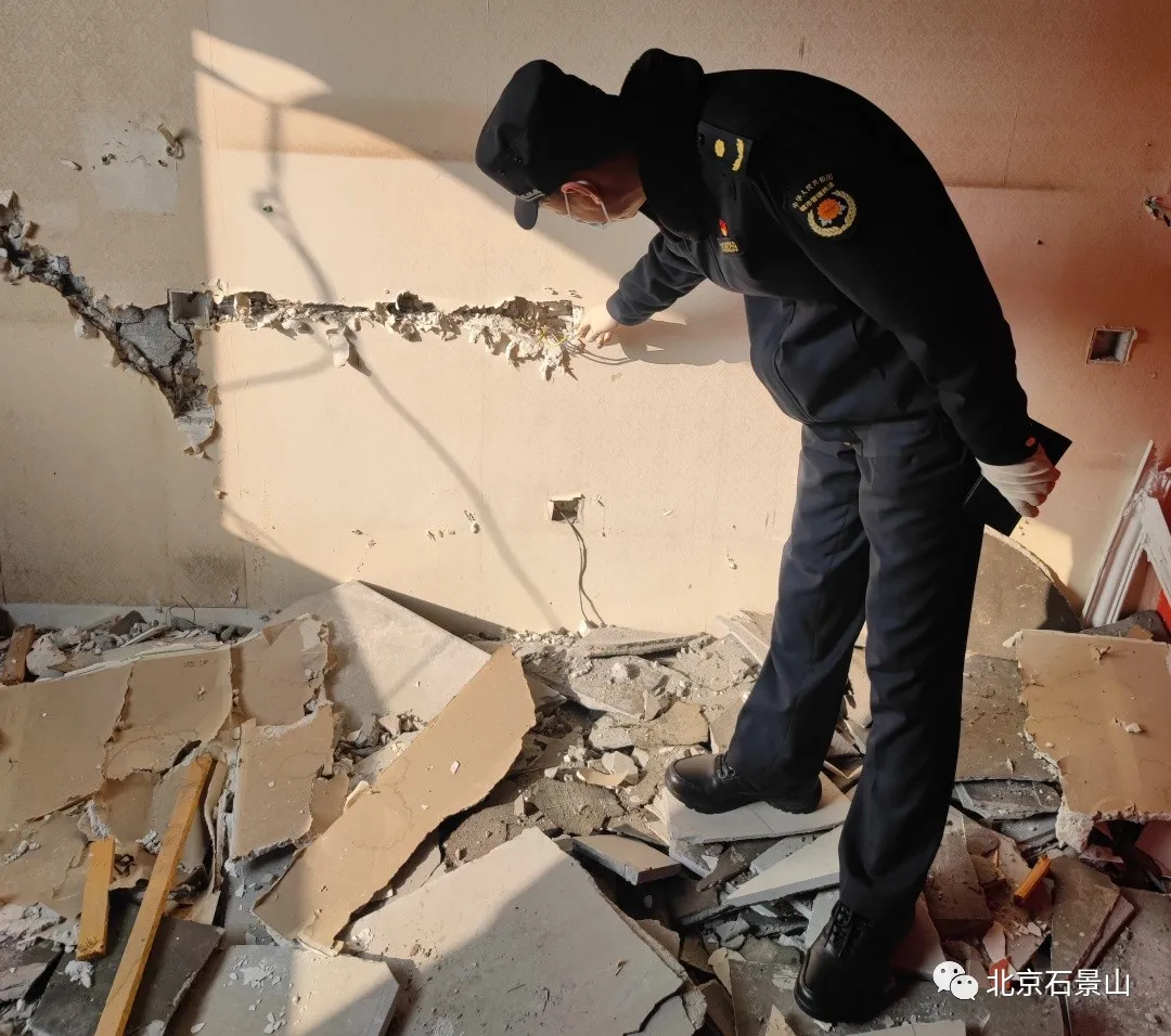 拆除挡光违建，让居民晒上冬日暖阳