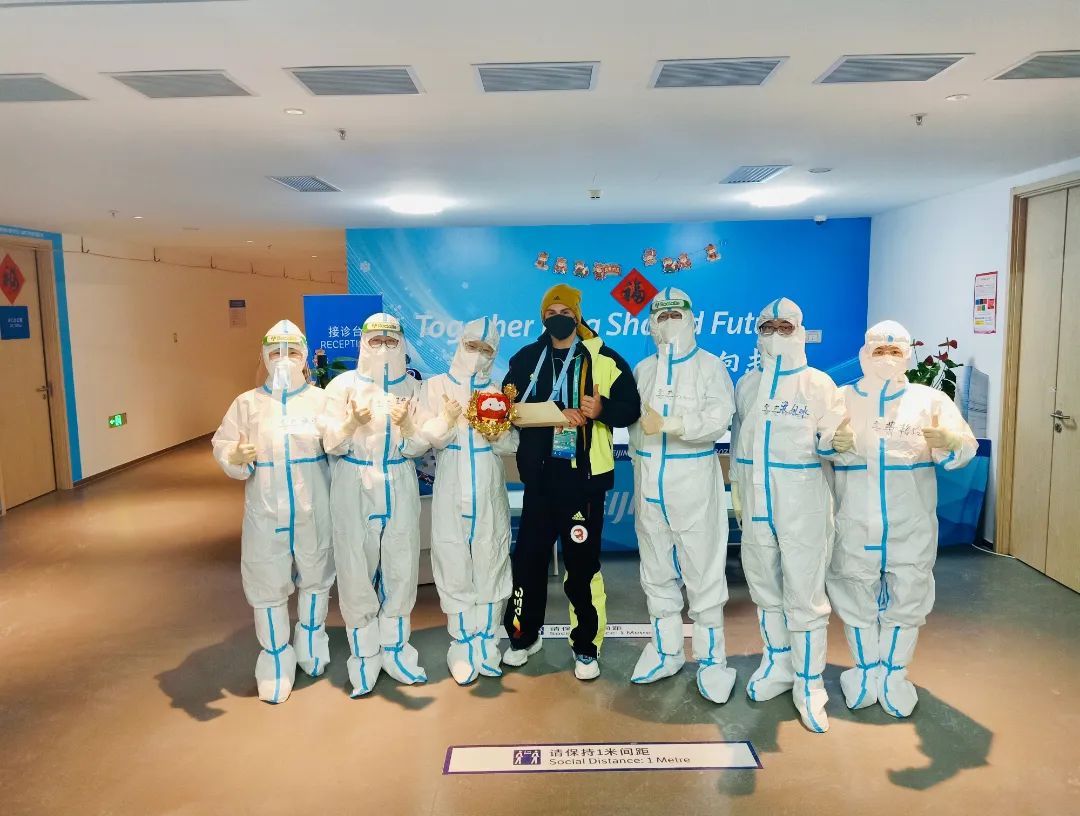 核酸检测的后方“战场”，他们在与“病毒”近距离对峙