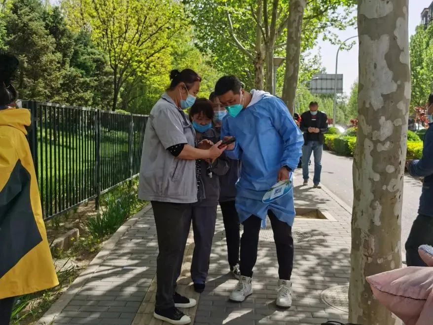 “首都老兵”的这顶百米帐篷，暖心了