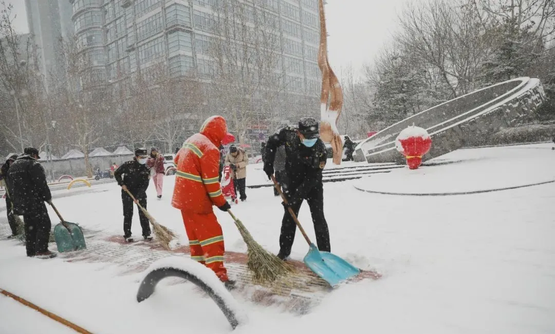 保畅通保供暖保运行，东城全力以赴战冰雪