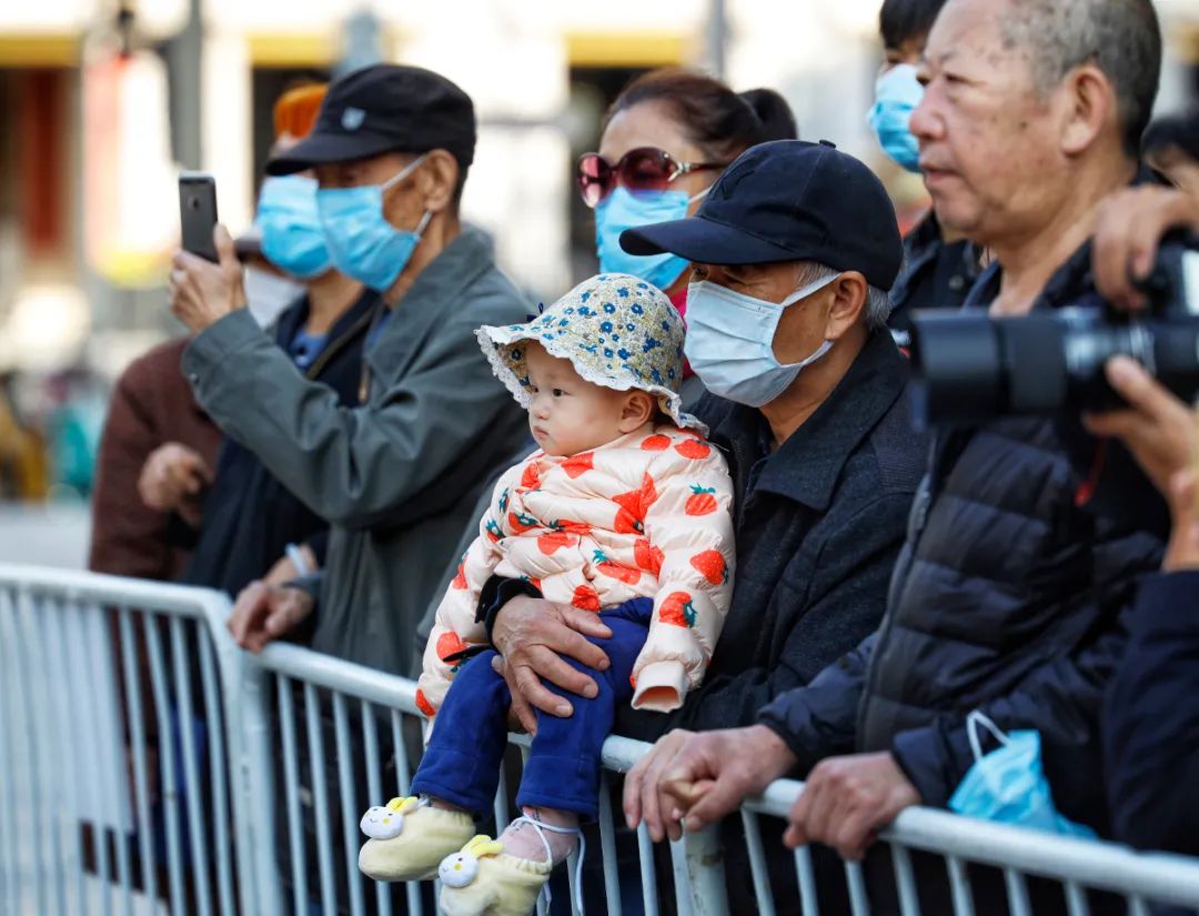 东城区广场舞王府井开赛，舞出金街新活力！