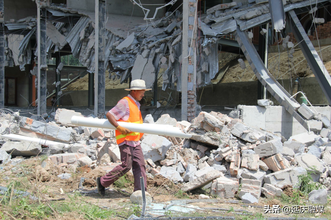 创建基本无违建区 促进镇域生态环境建设 延庆八达岭镇拆除千余平方米违法建设