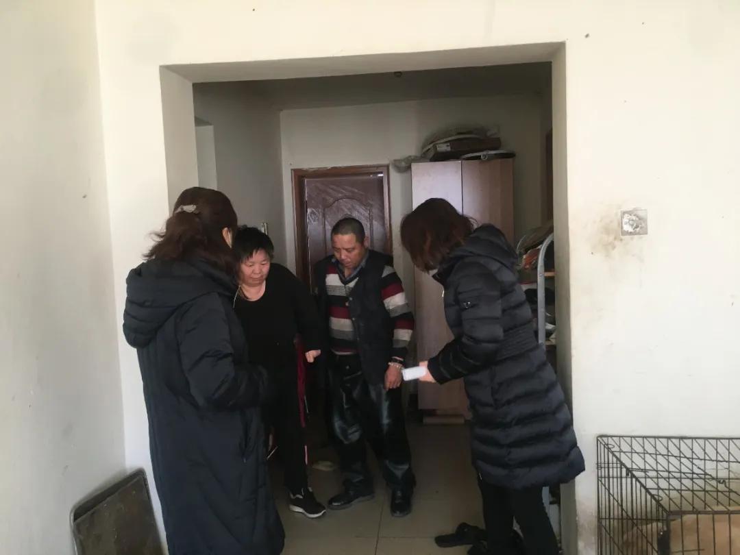 密云区总工会慰问在档困难职工