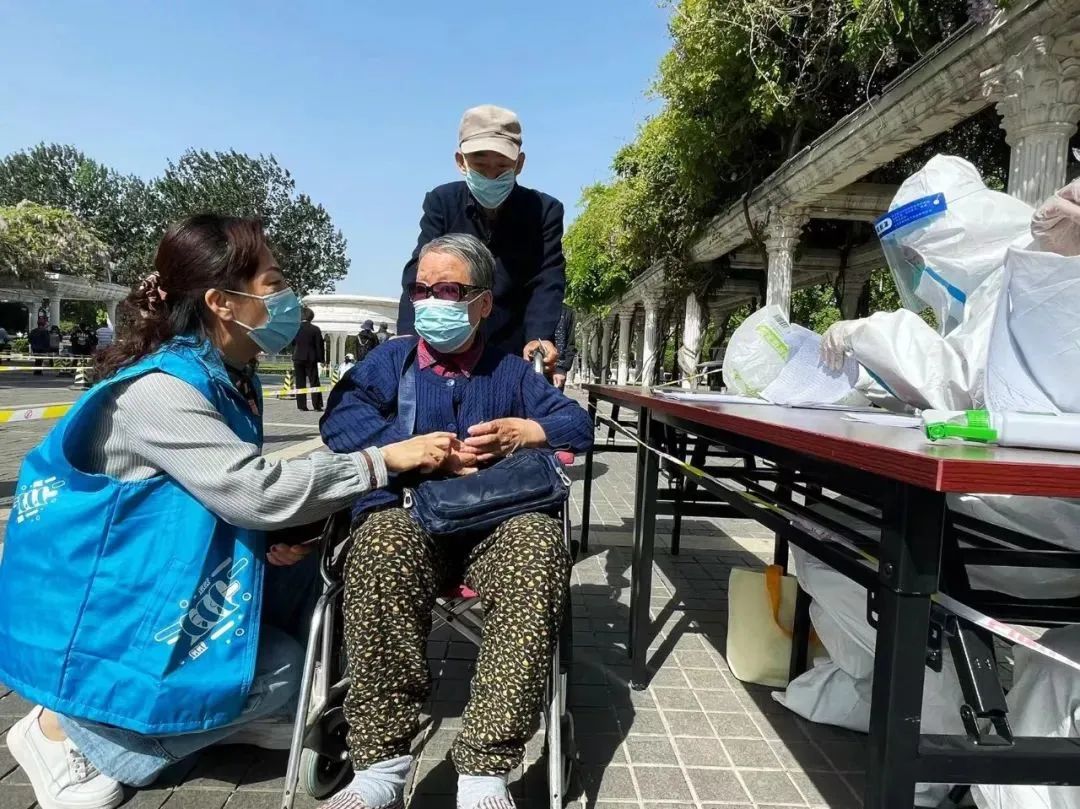 严防死守，以快制快，同心抗疫，他们分秒必争！