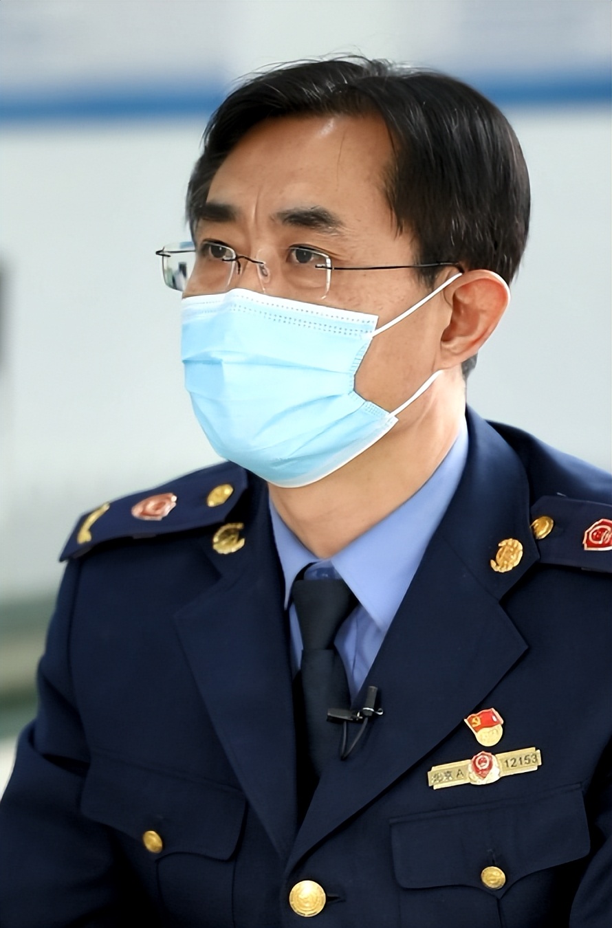 当执法者被告上法庭，他坚信这样一句话