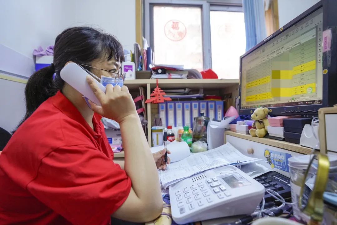 成立临时党支部，三支队伍进驻封管控区全方位保障居民生活