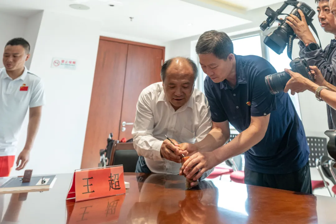 献礼建党百年，喜迎冬奥盛会